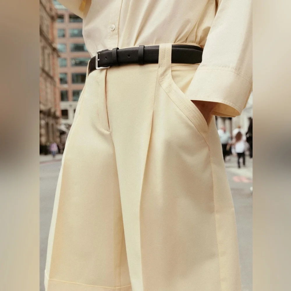 Zara Classic Cream Tailored Women's Trouser Shorts.
